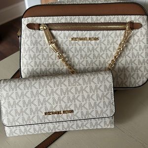 Michael Kors Crossbody and wallet Vanilla/Brown